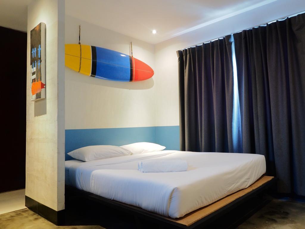 Art-C House Hotel Phuket Exterior photo