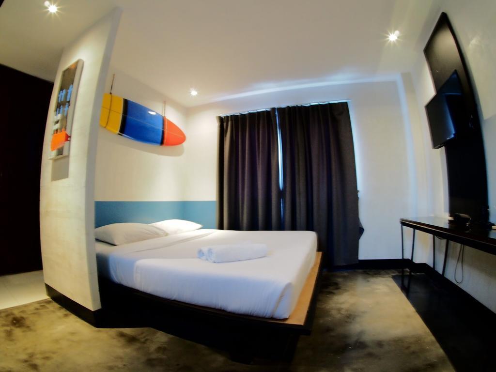 Art-C House Hotel Phuket Exterior photo