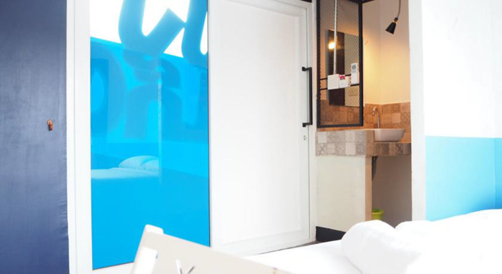 Art-C House Hotel Phuket Exterior photo